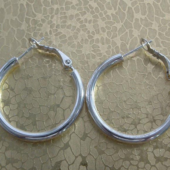 Sterling Silver Hoop Earrings .925 - Picture 5 of 6